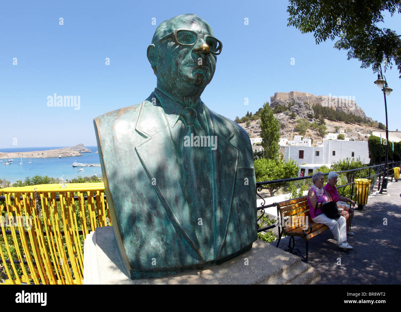 Bronzestatue In der Square Lindos Rhodos griechische Inseln Griechenland Hellas Stockfoto