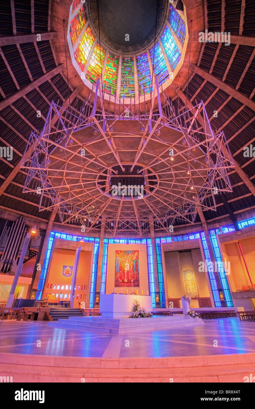 Eine innere Foto von der Metropolitan Kathedrale von Christus dem König in Liverpool Stockfoto