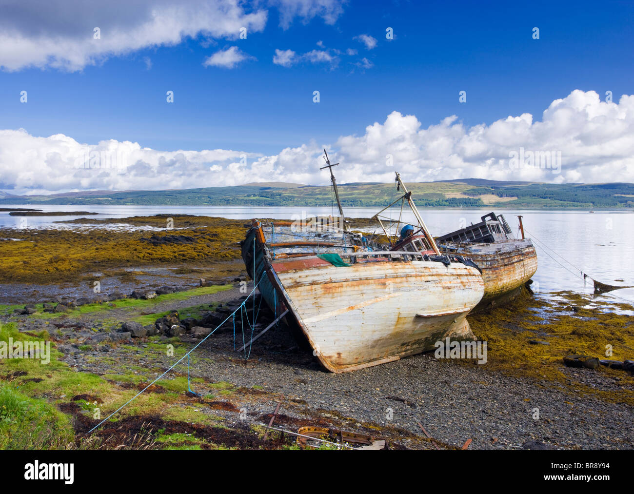Alte Boote in der Nähe von Salen, Isle of Mull, Argyll, Schottland. Stockfoto
