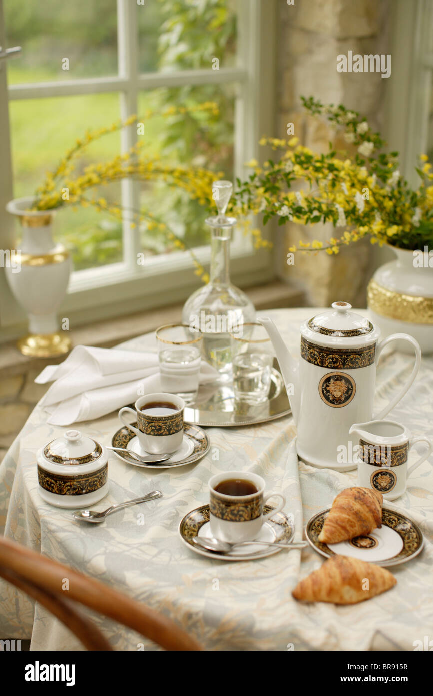 Kaffee-Sets auf dem Tisch Stockfoto