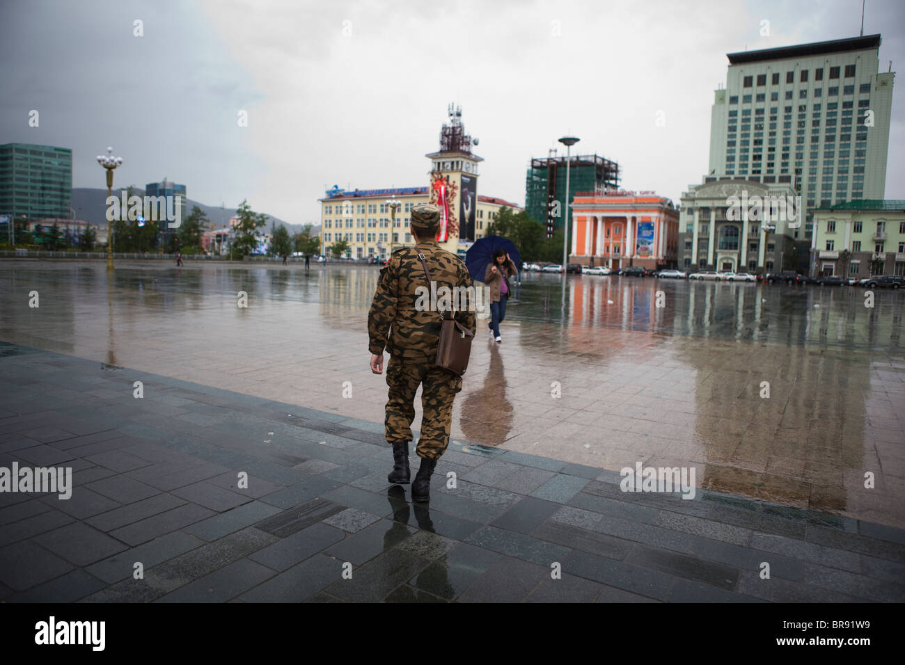 Soldaten zu Fuß in Sukhbaatar Platz, Mongolei Stockfoto