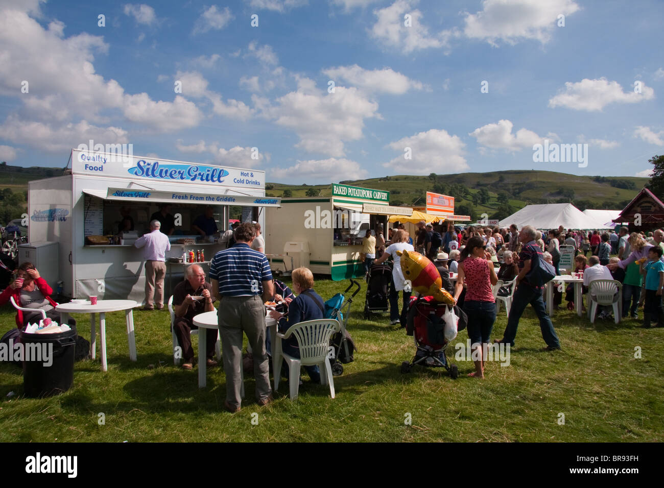 Mobile Einheiten auf Kilnsey Messe catering Stockfoto