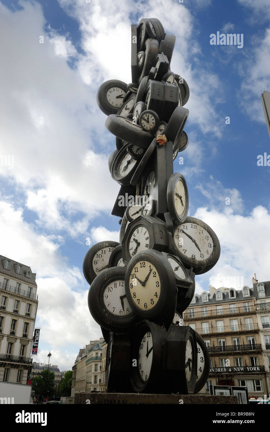 Die Uhr Skulptur am Gare Saint Lazare, Paris, Frankreich Stockfoto