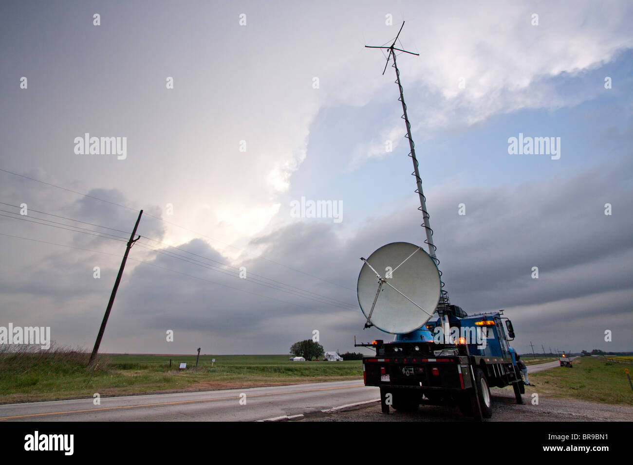 Ein Doppler auf Rädern mobilen Doppler-Radar-LKW geparkt in der Nähe von Woodward, Oklahoma, 11. Mai 2010 Stockfoto