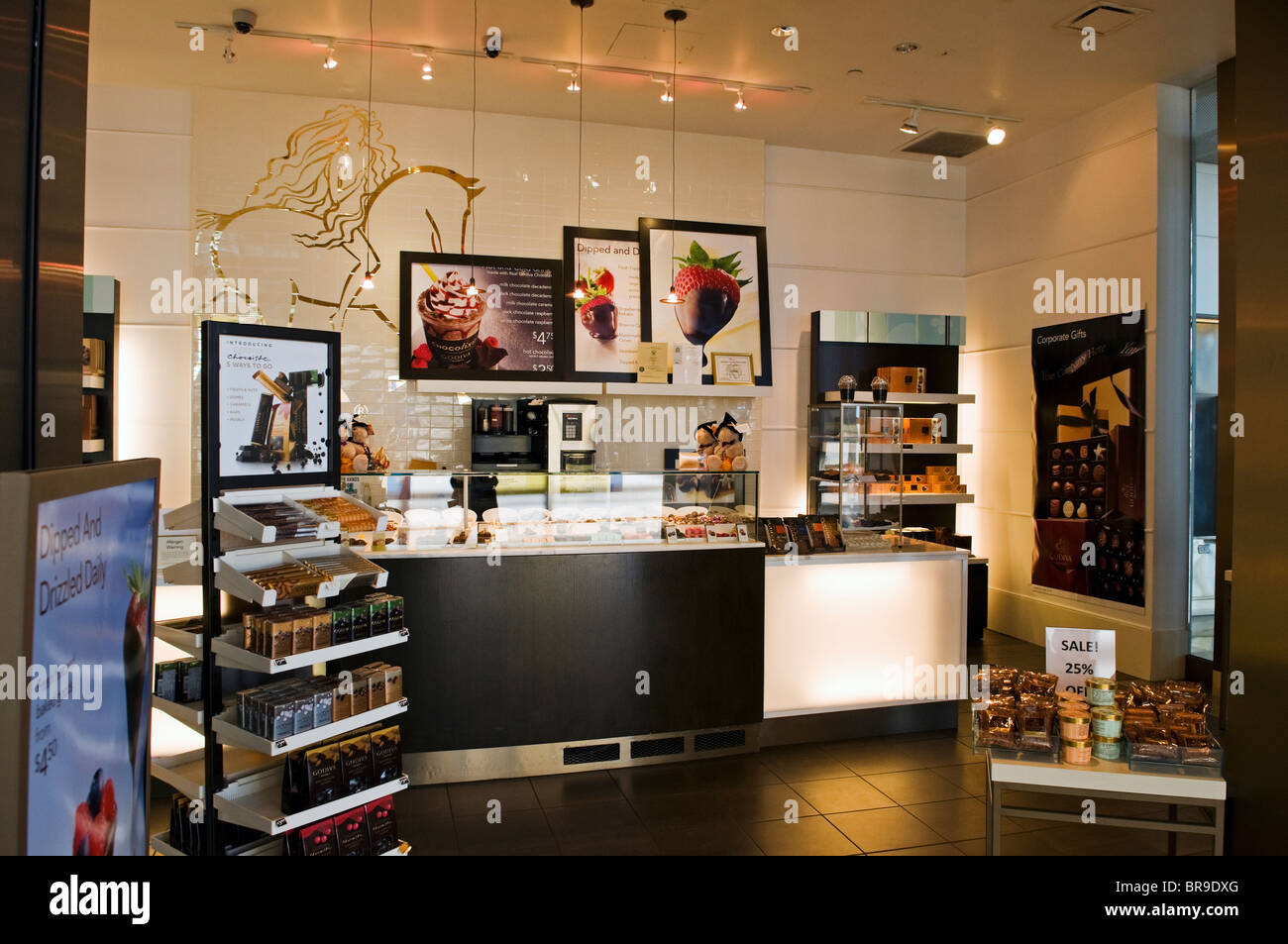 Godiva Chocolate Salon / retail Store in Ronald Regan Washington National Airport. Stockfoto