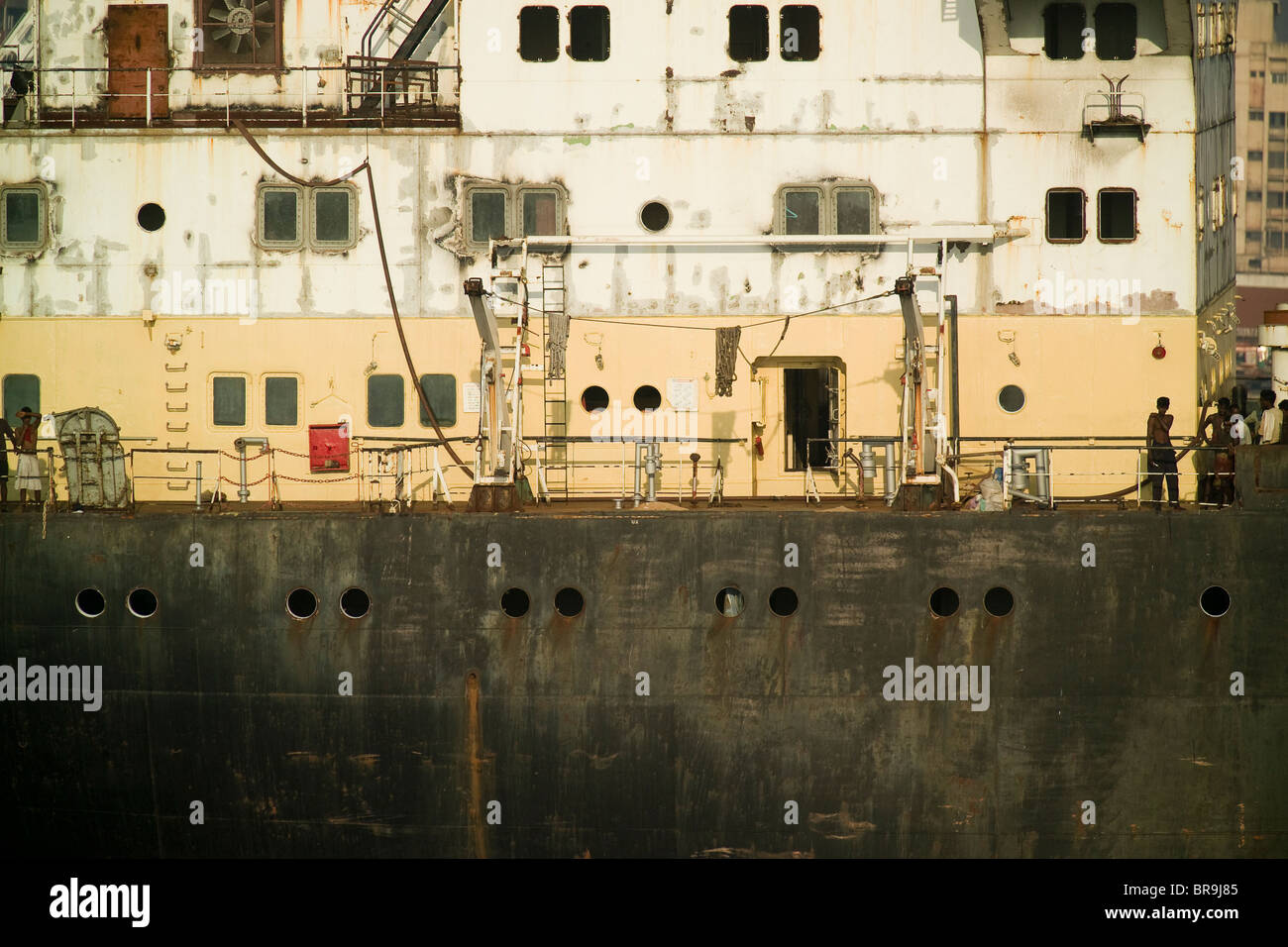 Detail von der Seite eines Frachtschiffes in Chennai Hafen Chennai Indien. Stockfoto