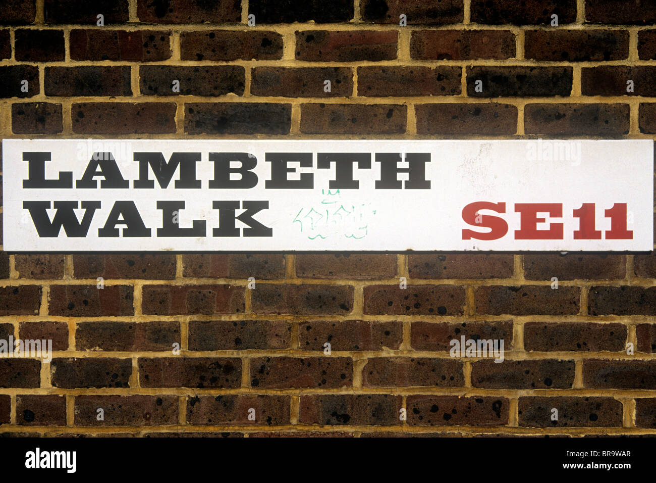Lambeth Walk Straßenschild in Süd-Ost-LOndon auf der Mauer des Hauses. Stockfoto