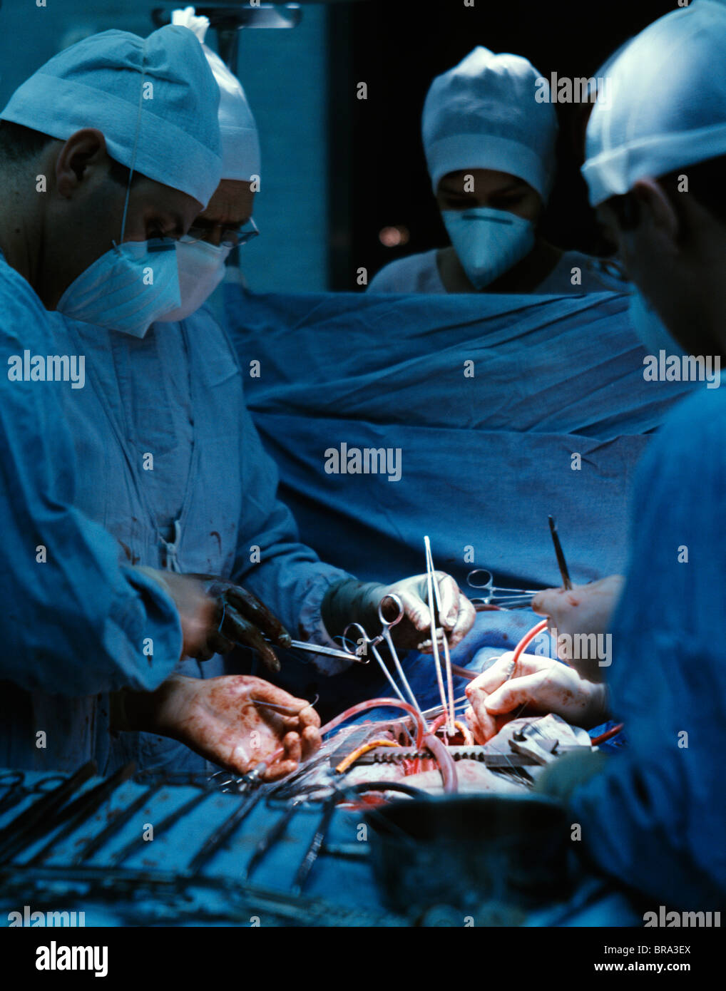 1970 1970S RETRO-ARZTPRAXIS ÄRZTE BETRIEB Stockfoto