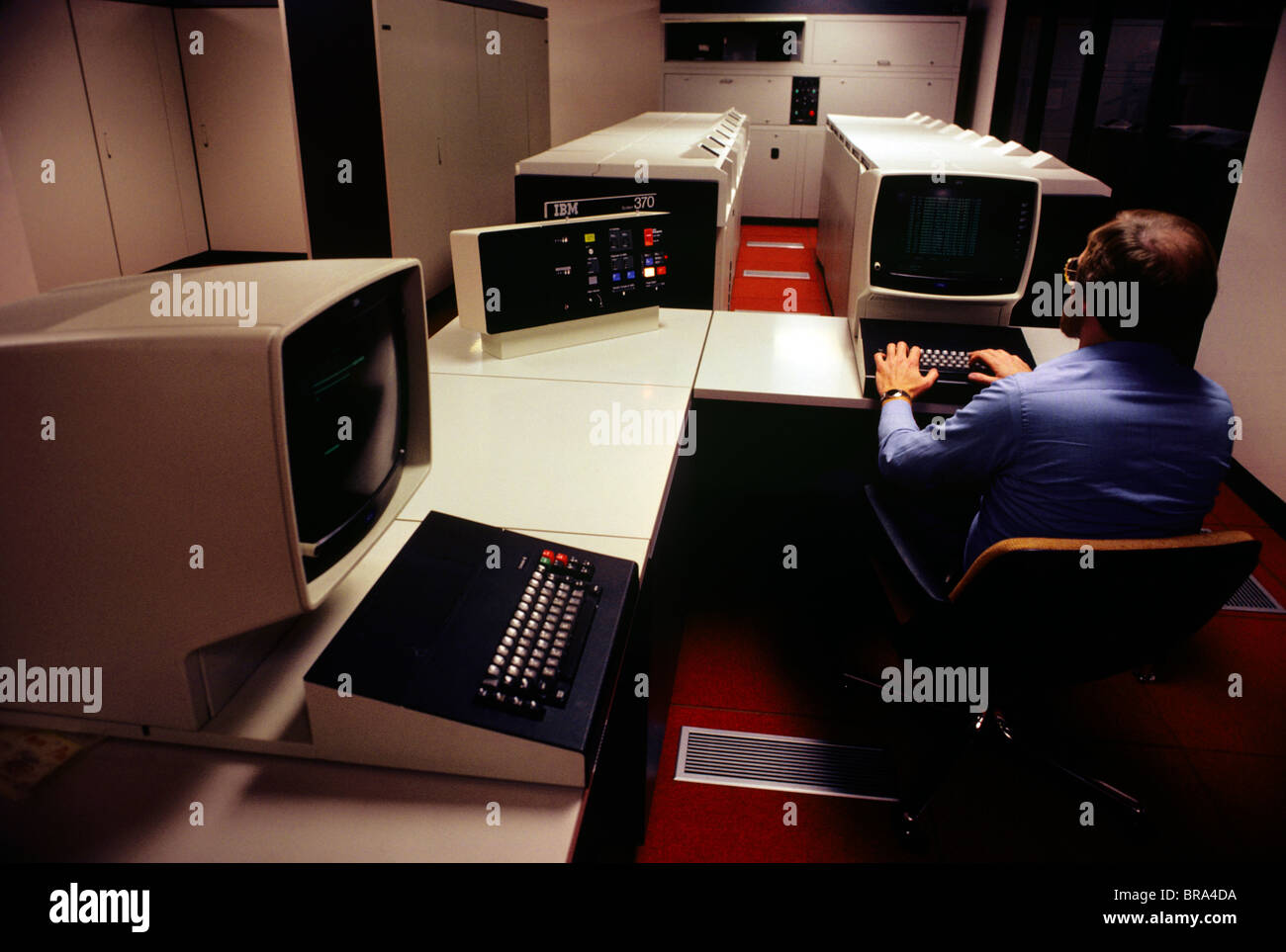 MANN MIT COMPUTER Stockfoto