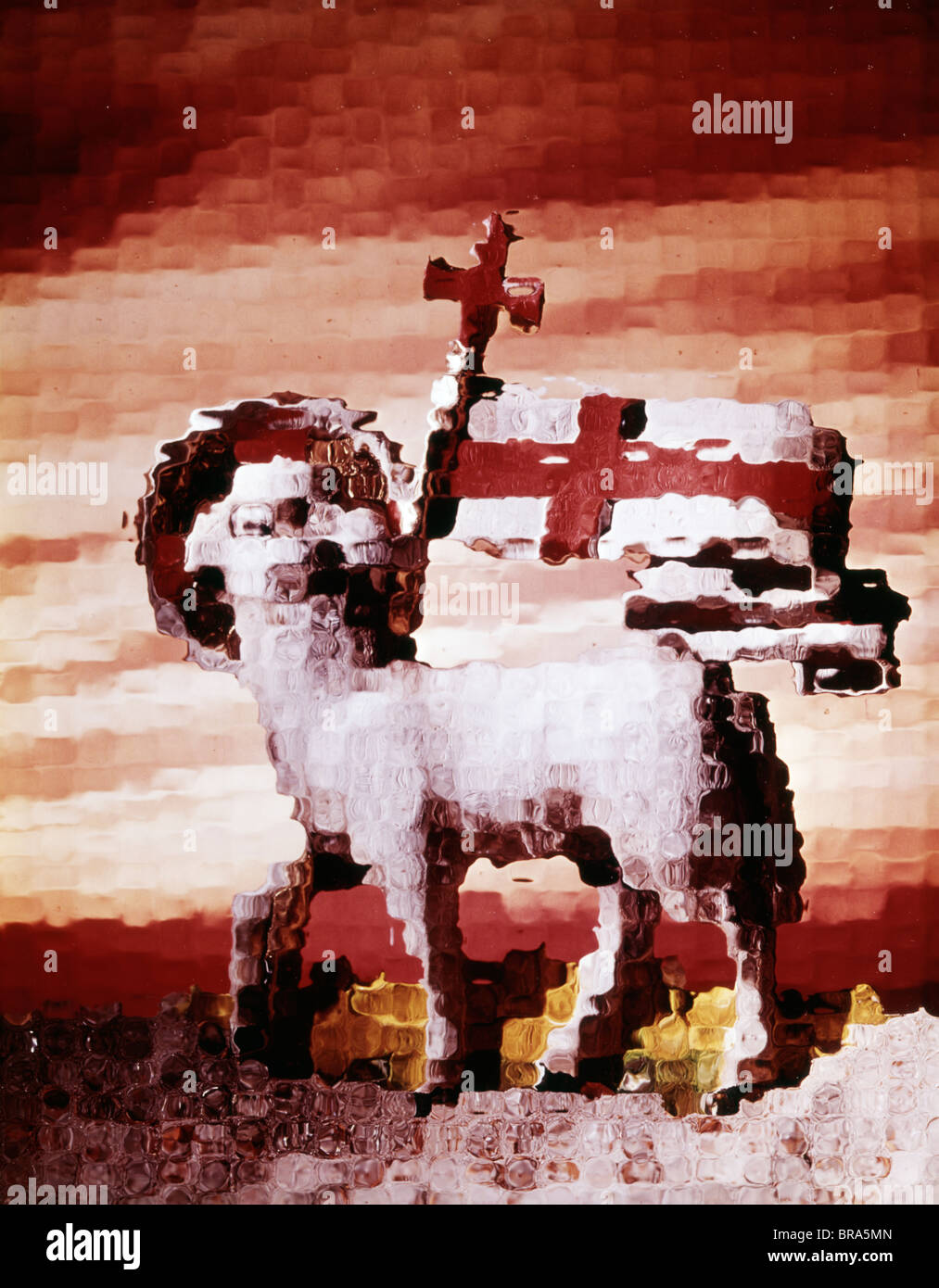 AGNUS DEI LAMM GOTTES TRAGEN CHRISTIAN FLAGGE MIT SPEZIELLEN SOFT-FOKUS-GLAS-EFFEKT Stockfoto