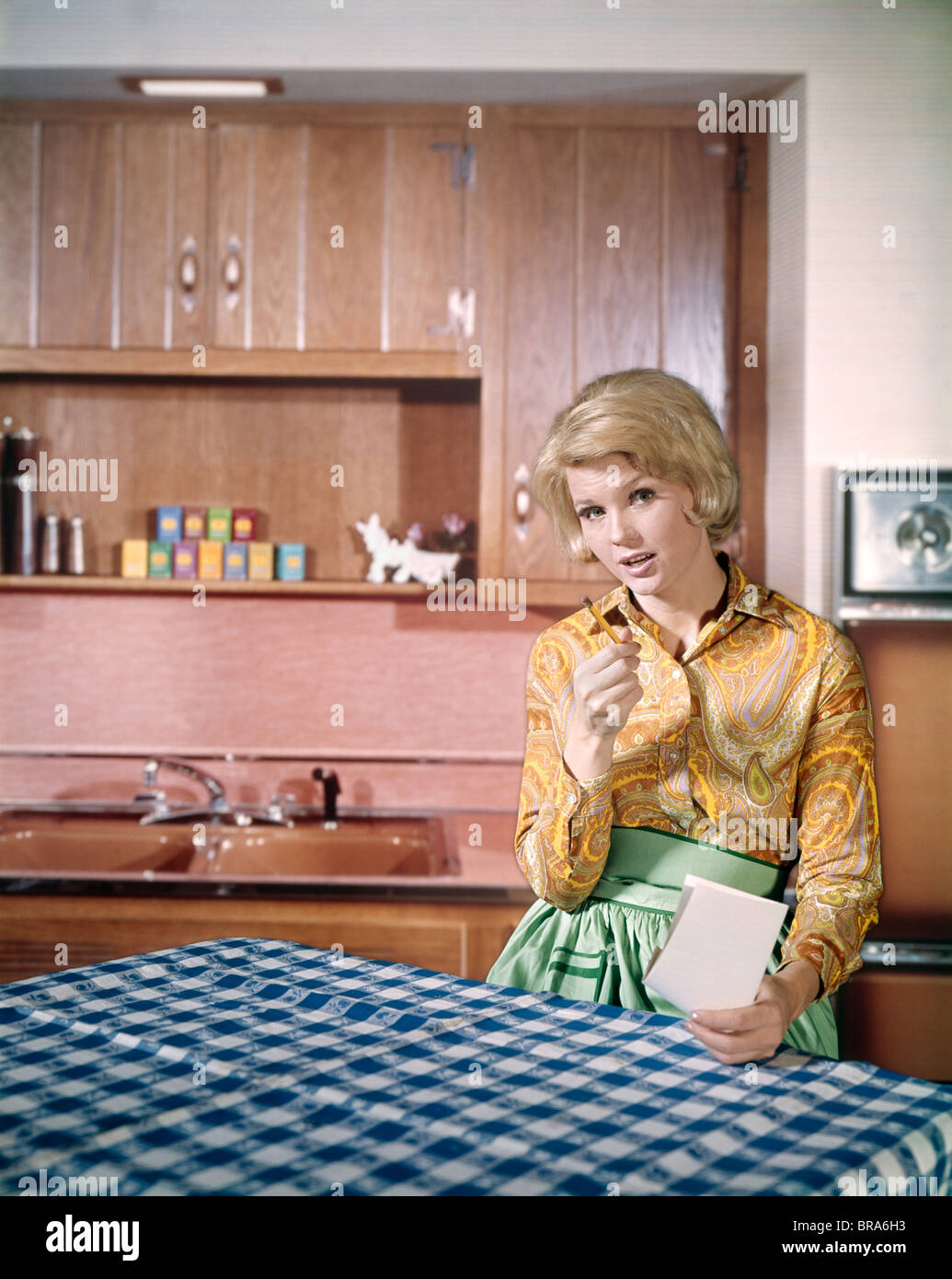 Housewife 1960s Fotos Und Bildmaterial In Hoher Auflösung Alamy 