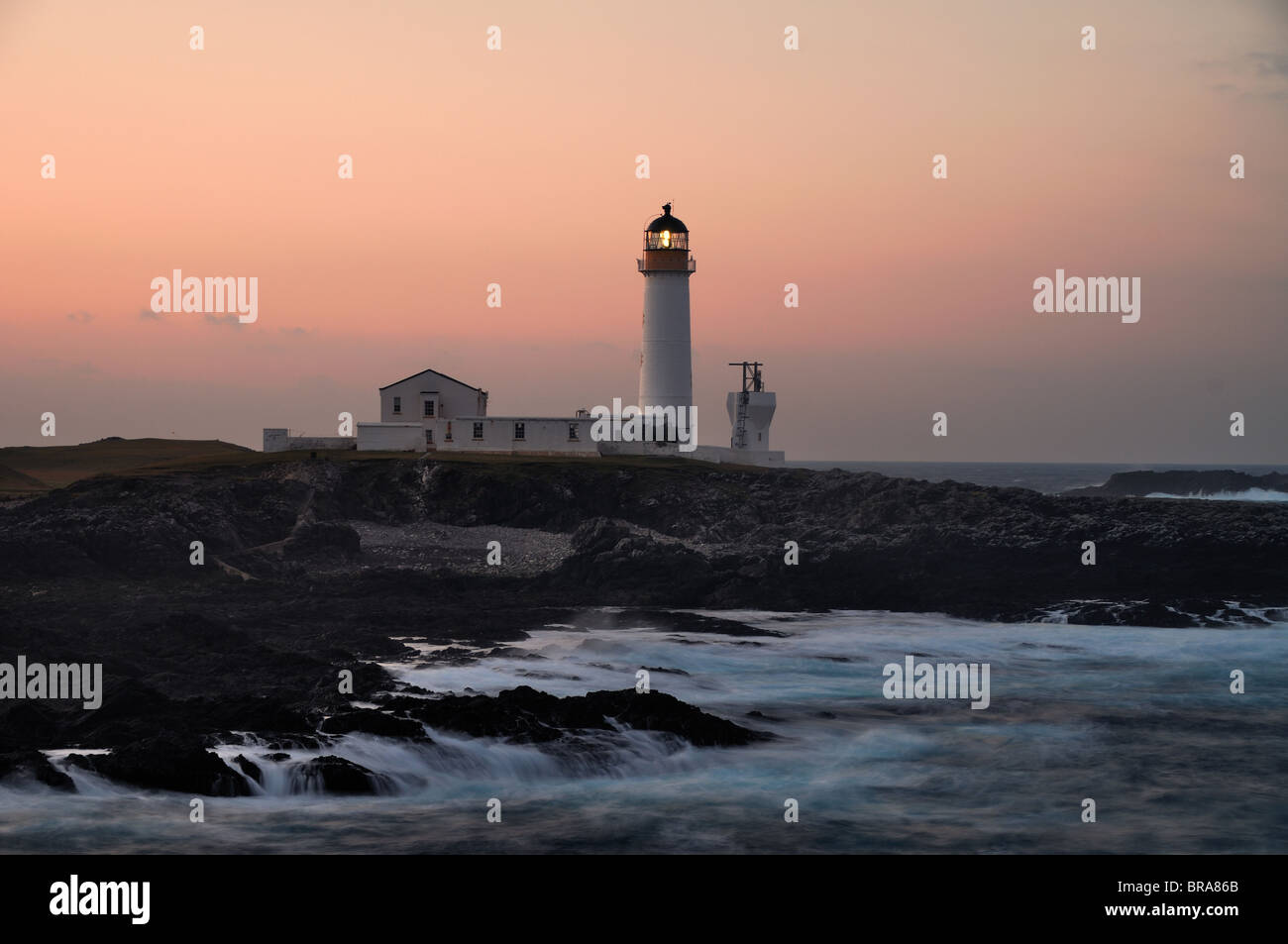 Fair Isle South Lighthouse (der letzte bemannte Leuchtturm in Schottland) Stockfoto
