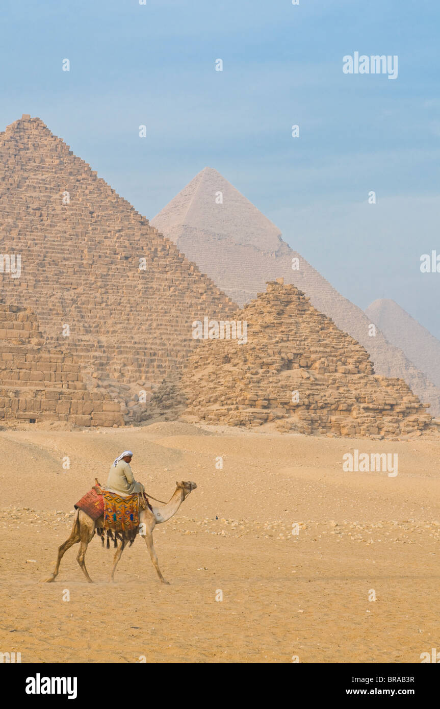 Die Pyramiden von Gizeh, UNESCO-Weltkulturerbe in der Nähe von Kairo, Ägypten, Nordafrika, Afrika Stockfoto