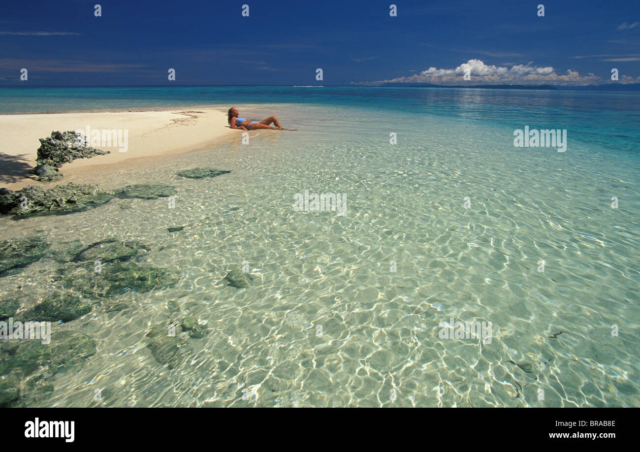 Südspitze der Insel Walea, Tanjung Kramat (Mystery Point), Togian Inseln, Sulawesi. -Modell veröffentlicht. Stockfoto