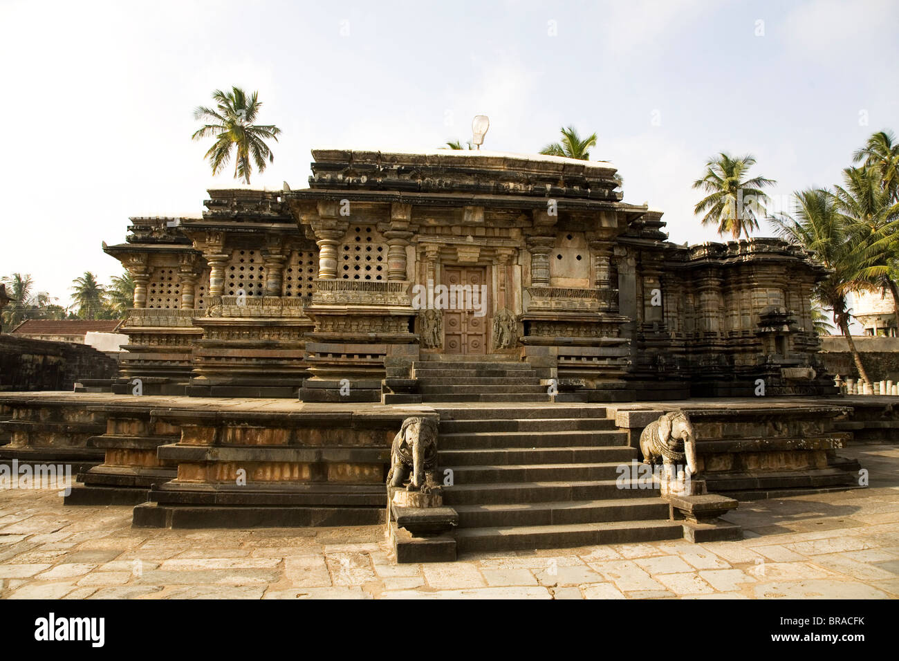 Der Chennakeshava-Tempel 1117 n. Chr. durch die Vishnuvardhana in Belur, Karnataka, Indien, Asien Stockfoto Der Chennakeshava-Tempel 1117 n. Chr. durch die Vishnuvardhana in Belur, Karnataka, Indien, Asien Stockfoto