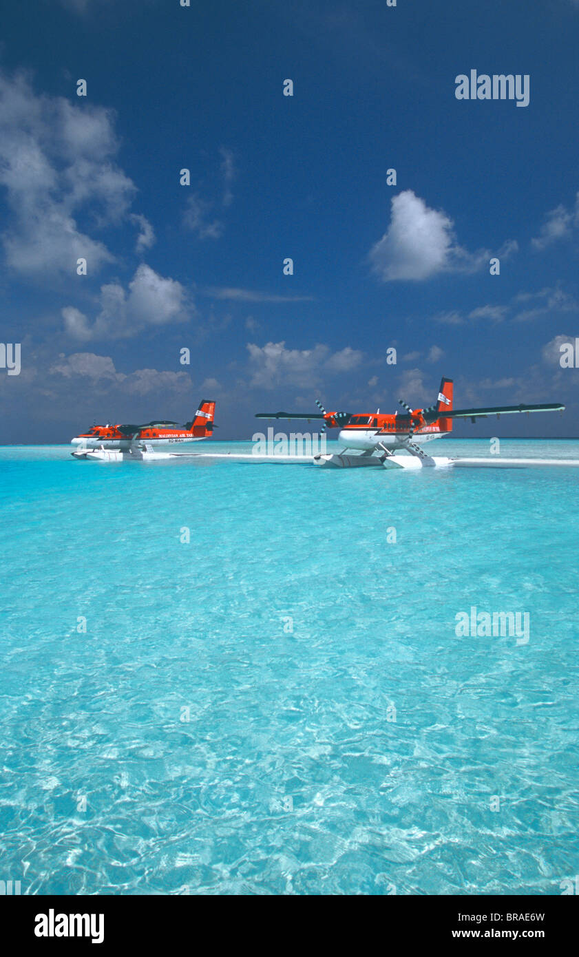 Maldivian Air Taxi Wasserflugzeugen geparkt auf Sandbank, Malediven, Indischer Ozean, Asien Stockfoto