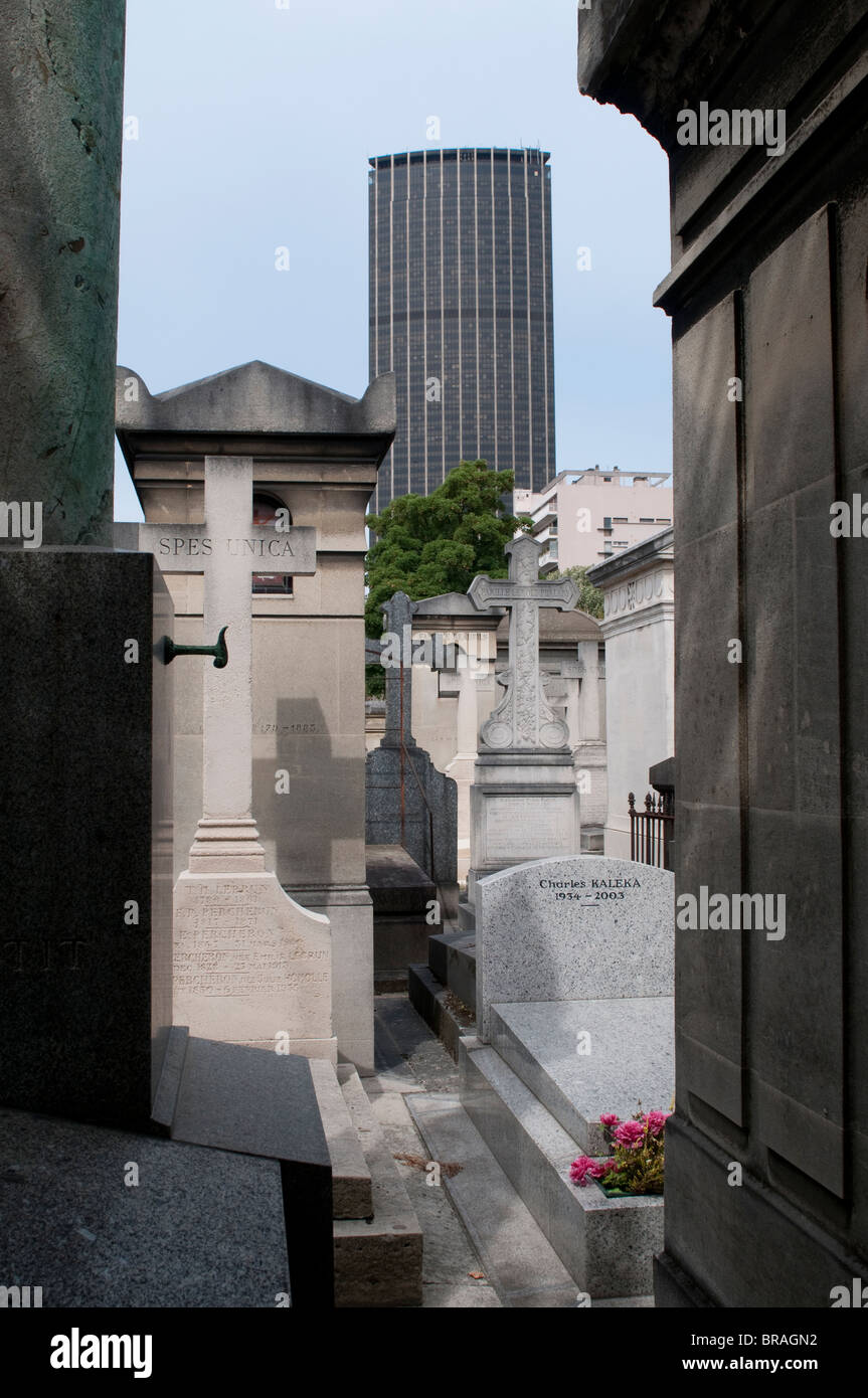 Friedhof Montparnasse und Turm, Paris, Frankreich Stockfoto