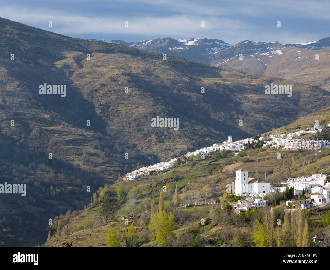 Die weißen Bergdörfer Bubion und Capileira inmitten der Alpujarras, Granada, Andalusien (Andalusien) Spanien Stockfoto