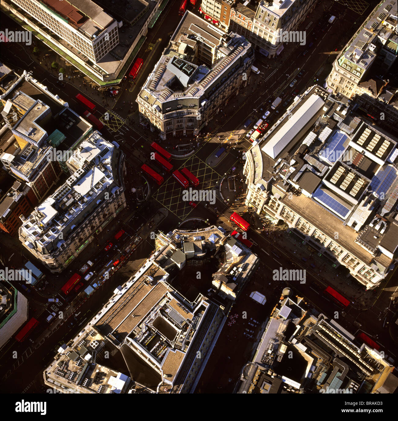 Luftaufnahme von Oxford Circus, einer belebten Kreuzung der Regent Street und Oxford Street in der City of Westminster, London, UK Stockfoto