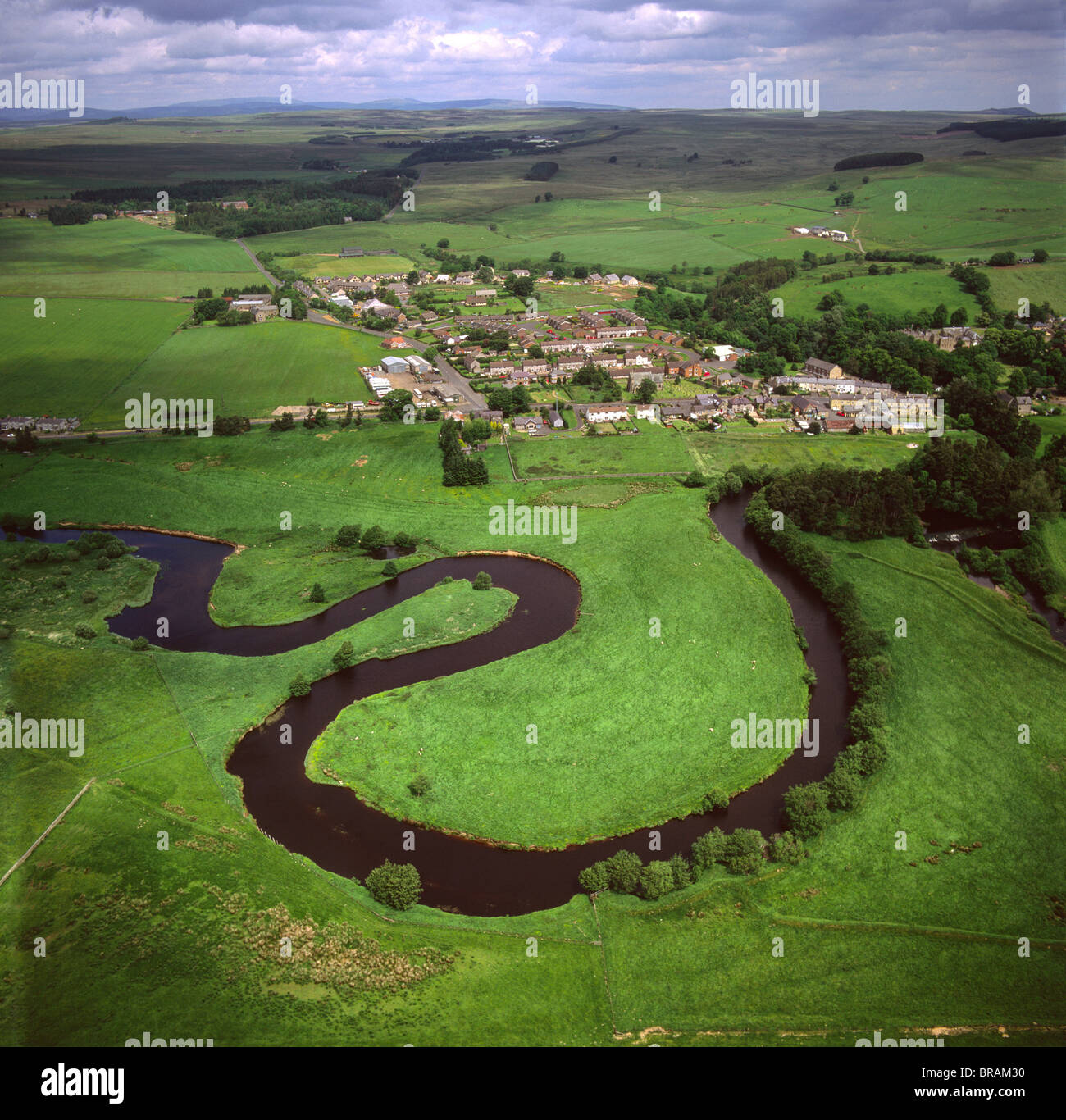 Luftaufnahme von Otterburn, an den Ufern des Flusses Rede, Northumberland, England, Vereinigtes Königreich, Europa Stockfoto