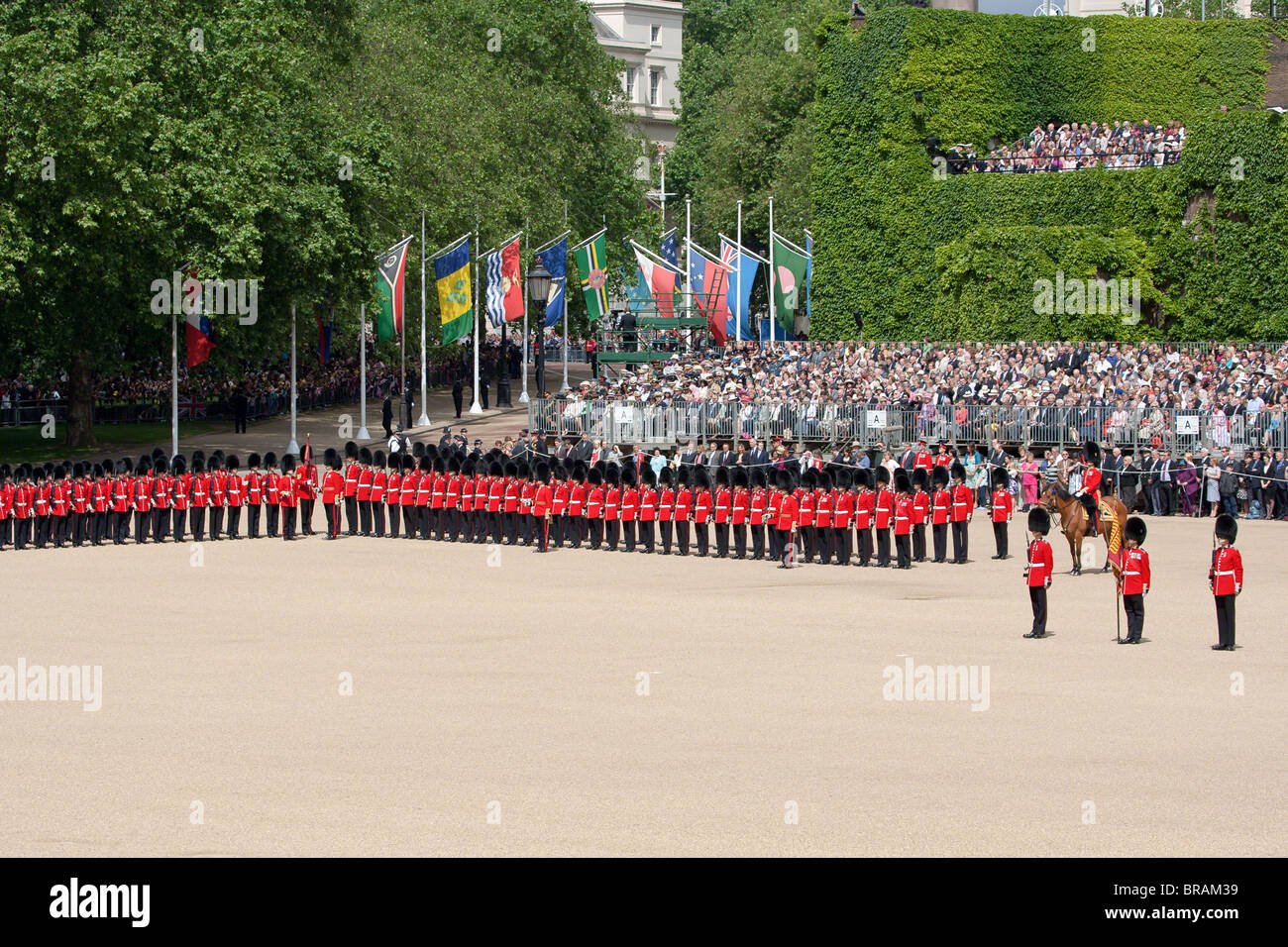 Vorbereitungen für die Parade - 7 Minuten zu gehen! "Trooping die Farbe" 2010 Stockfoto