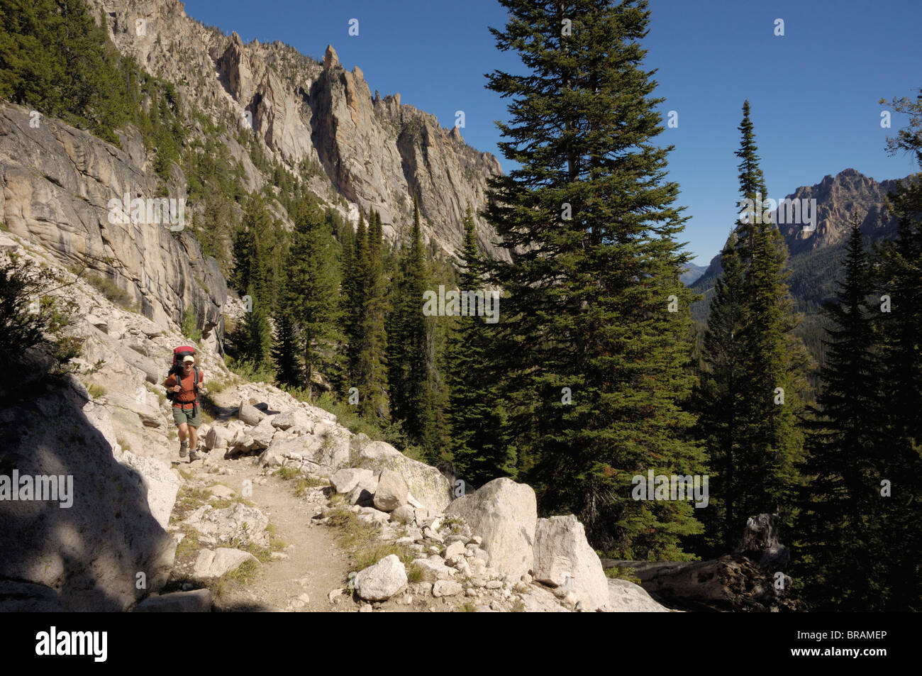 Wandern in den Sawtooth Mountains, Sägezahn Wildnis, Sawtooth National Recreation Area, Rocky Mountains, Idaho, USA Stockfoto