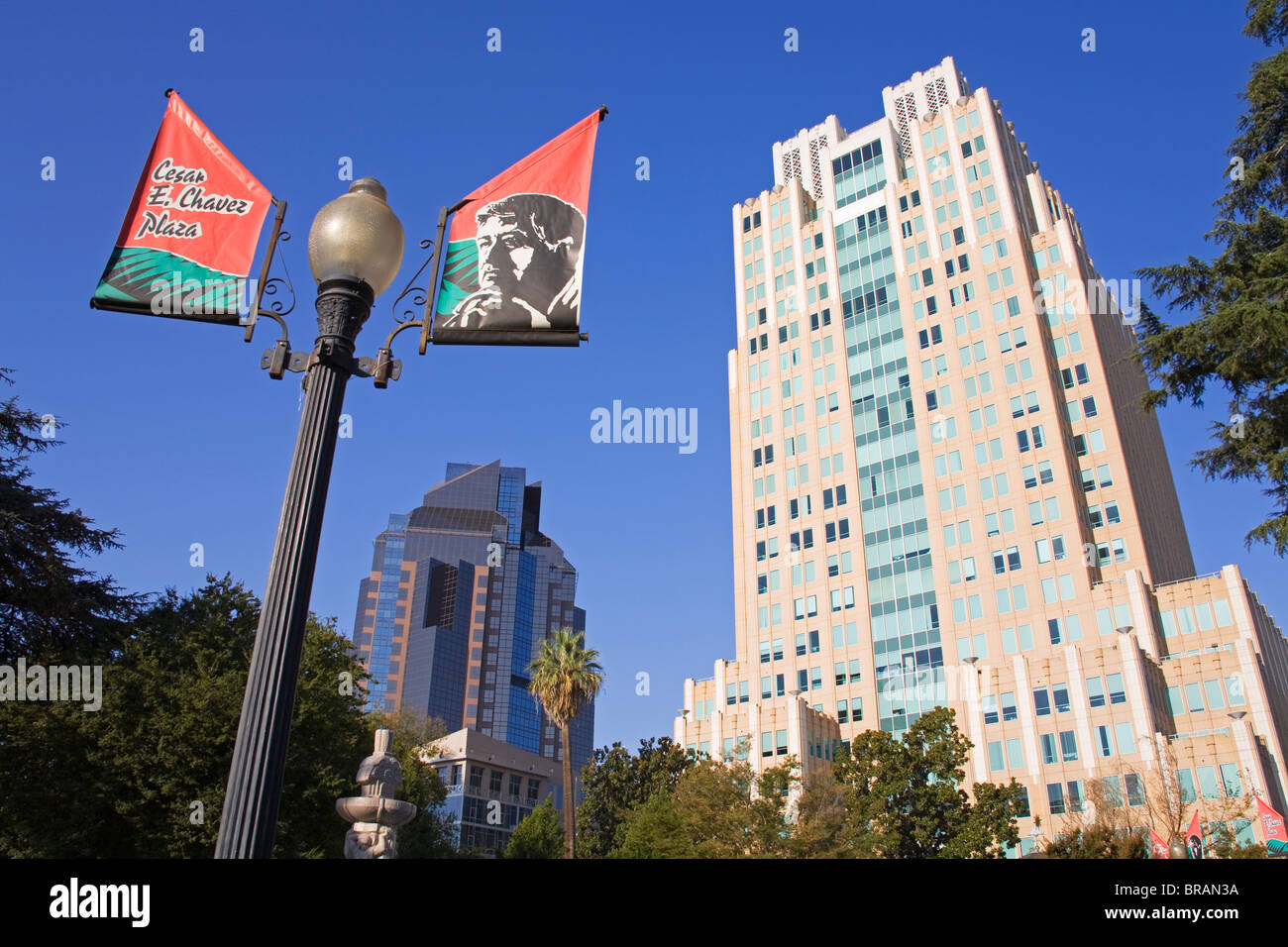 Cesar E. Chavez Plaza in der Innenstadt von Sacramento, Kalifornien, Vereinigte Staaten von Amerika, Nordamerika Stockfoto