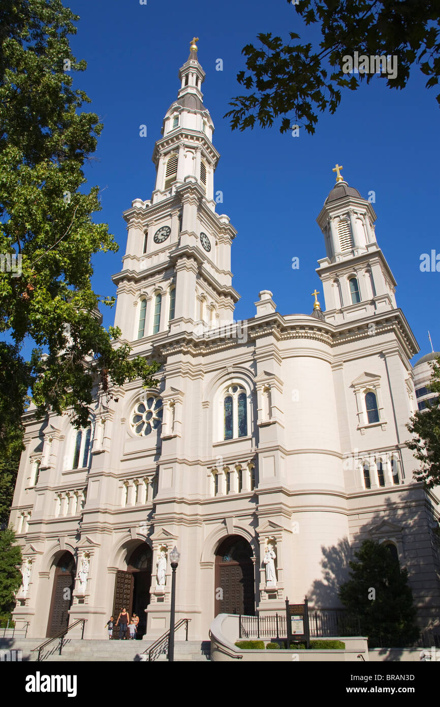 Kathedrale des Allerheiligsten in der Innenstadt von Sacramento, Kalifornien, Vereinigte Staaten von Amerika, Nordamerika Stockfoto