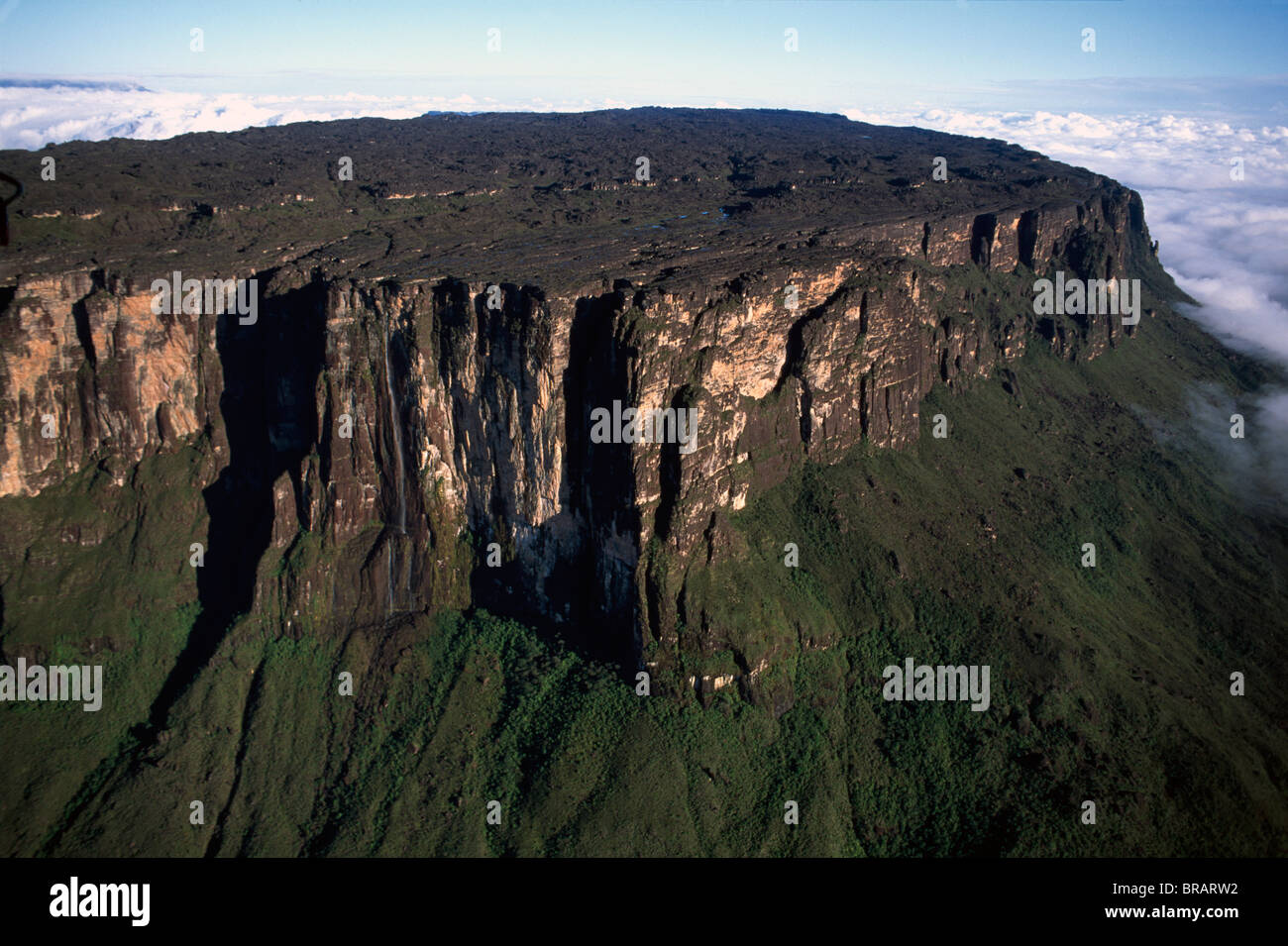 Luftaufnahme der Tepuis zeigen Gipfel des Mount Roraima (Cerro Roraima), Venezuela, Südamerika Stockfoto