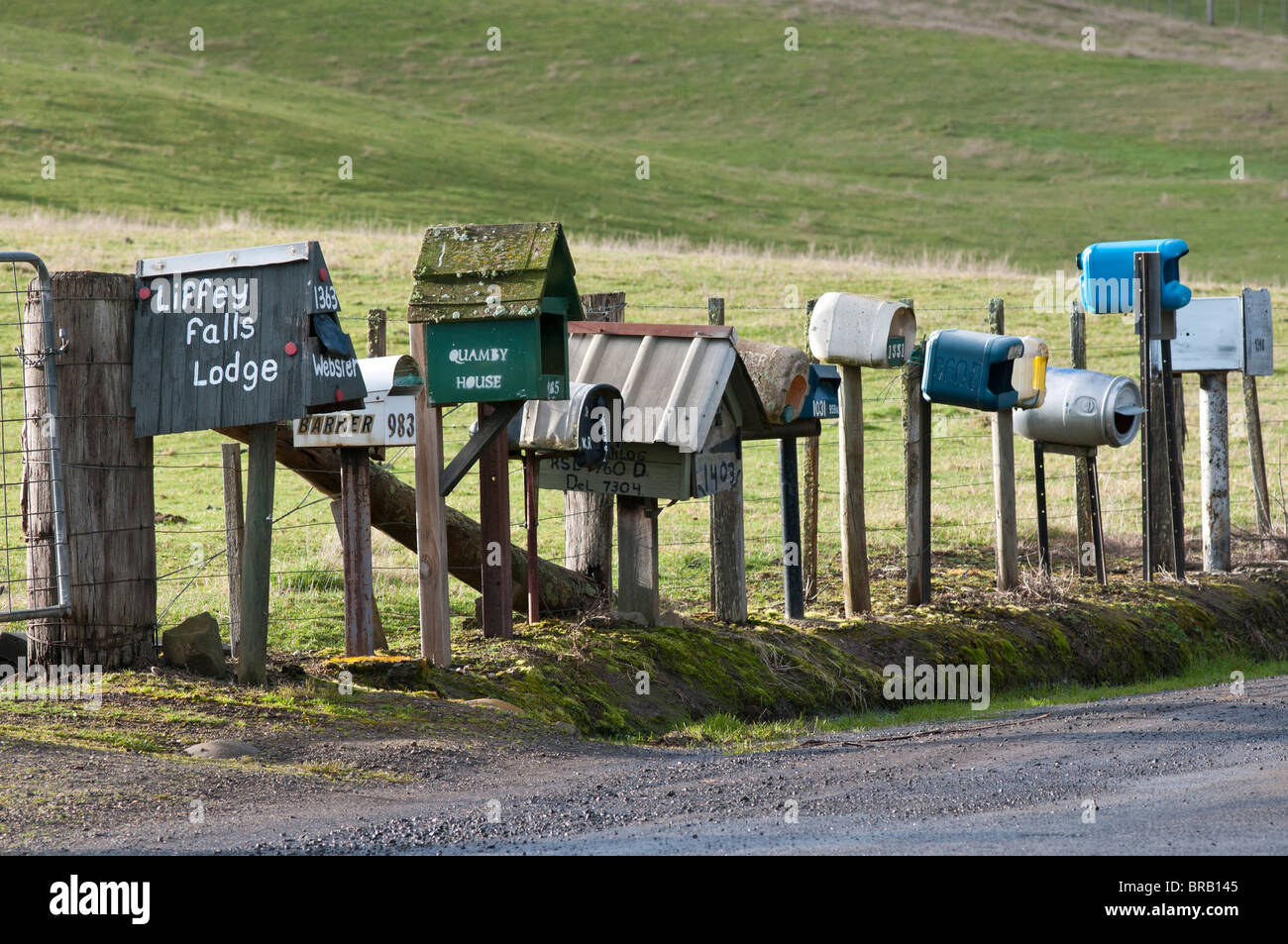 Land-Briefkästen in nördlichen Tasmanien Stockfoto