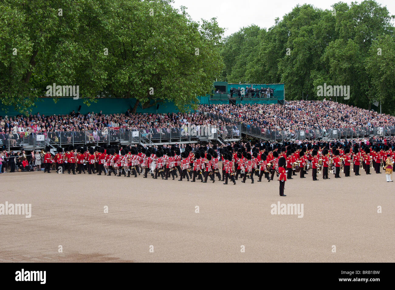 Grenadier Guards Band marschieren in Position. "Trooping die Farbe" 2010 Stockfoto