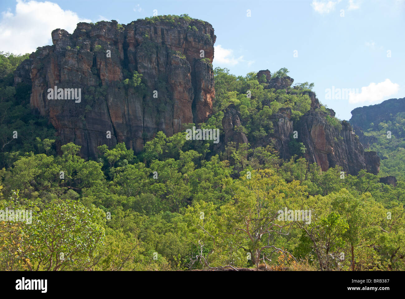 Rock Felsvorsprung am Nourlangie (Burrunggui) im Kakadu-Nationalpark, Northern Territory, Australien. Stockfoto