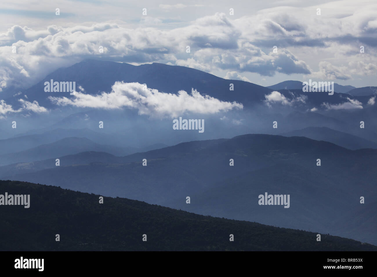 Ost-Pyrenäen und Serra Del Cadi Bergkette angesehen vom Coll de Cantó 1725m pass N260 Autobahn unterwegs Stockfoto