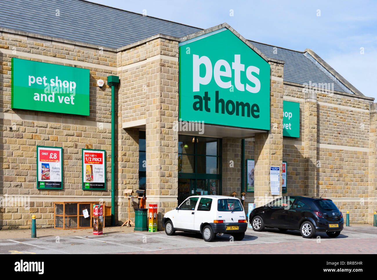 Haustiere zu Hause Haustier Superstore und Tierarzt, Great Northern Retail Park, Leeds Road, Huddersfield, West Yorkshire, England, UK Stockfoto