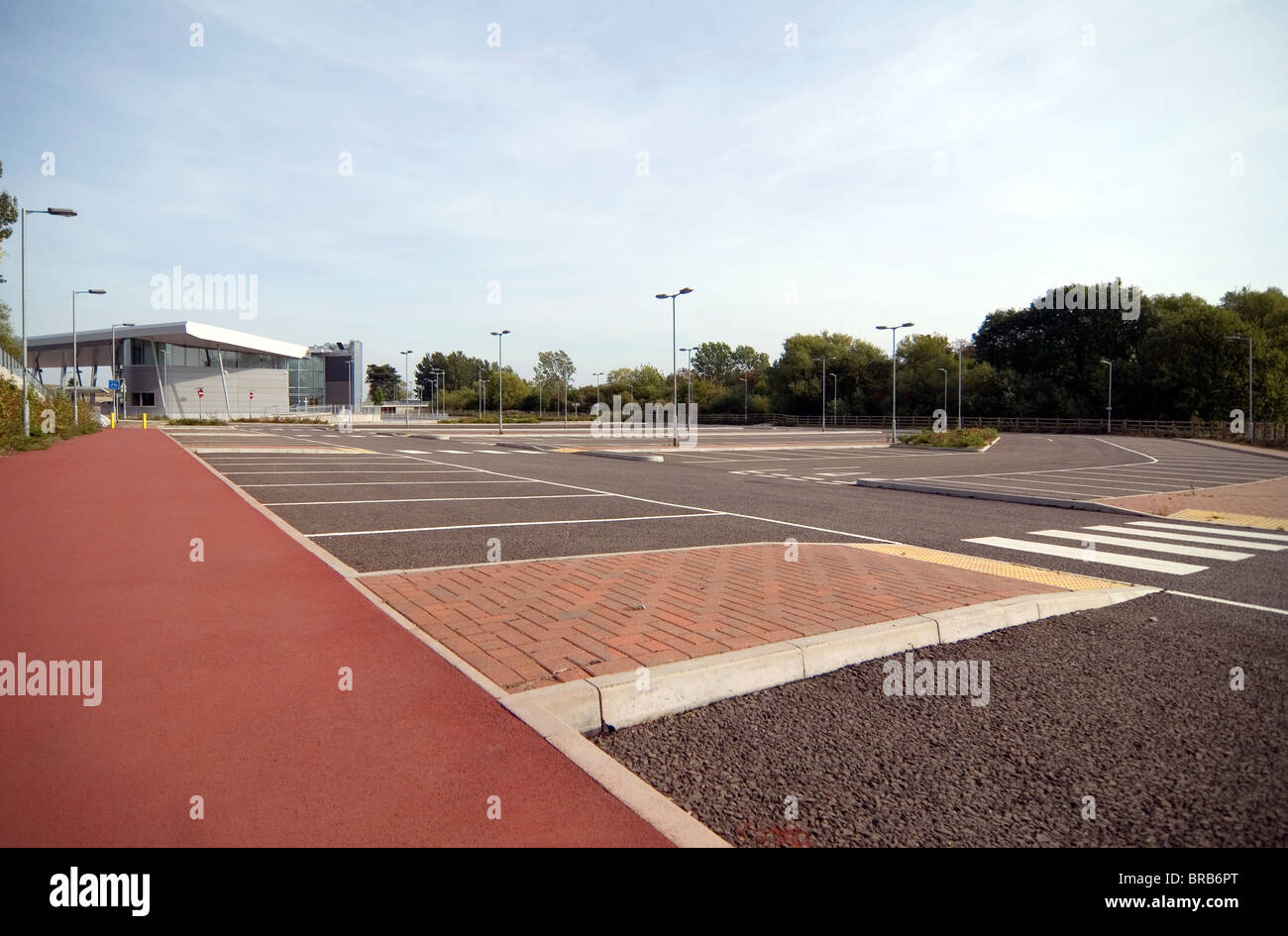 Neue Milton Keynes MK Coachway in der Nähe der Ausfahrt 14 liegen ungenutzte & leer aufgrund einer £600.000 Unterdeckung im £2 M Projekt Stockfoto