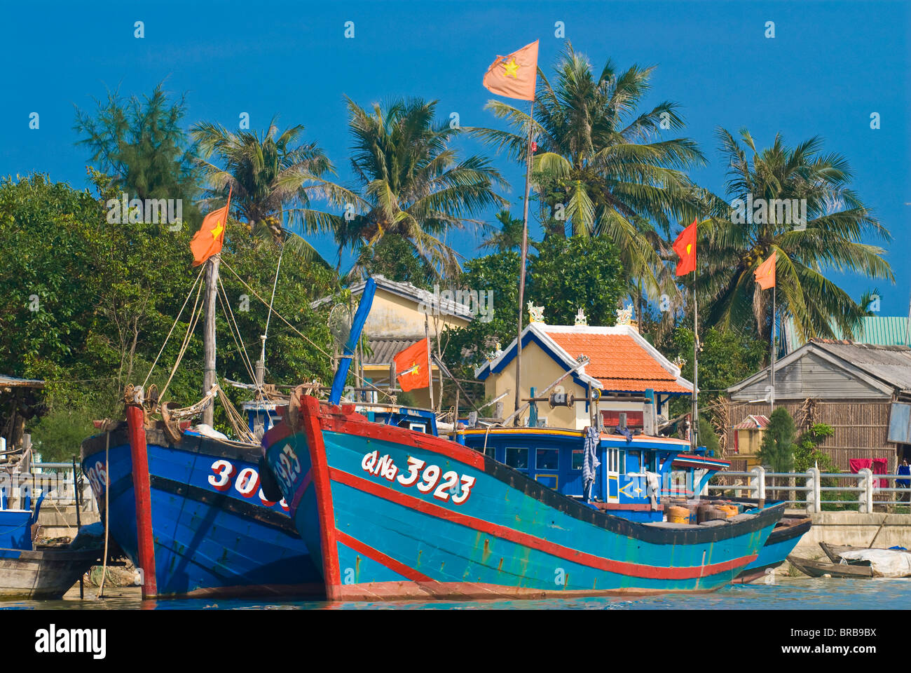 Traditionelle Boote in den Hafen von Hoi, Hoi An, Vietnam, Indochina, Südostasien, Asien Stockfoto
