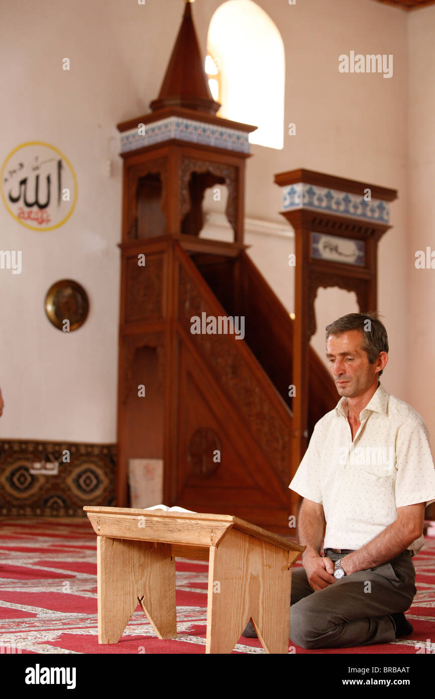 Des Königs Moschee, eine der ältesten Sakralbauten in Albanien, aus dem