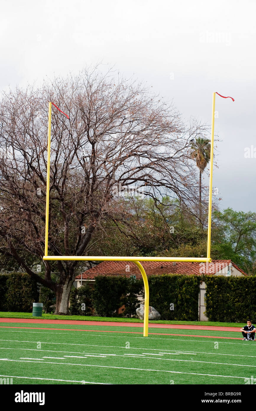 Windanzeiger Klappen auf American Football Feld Beiträge Stockfoto