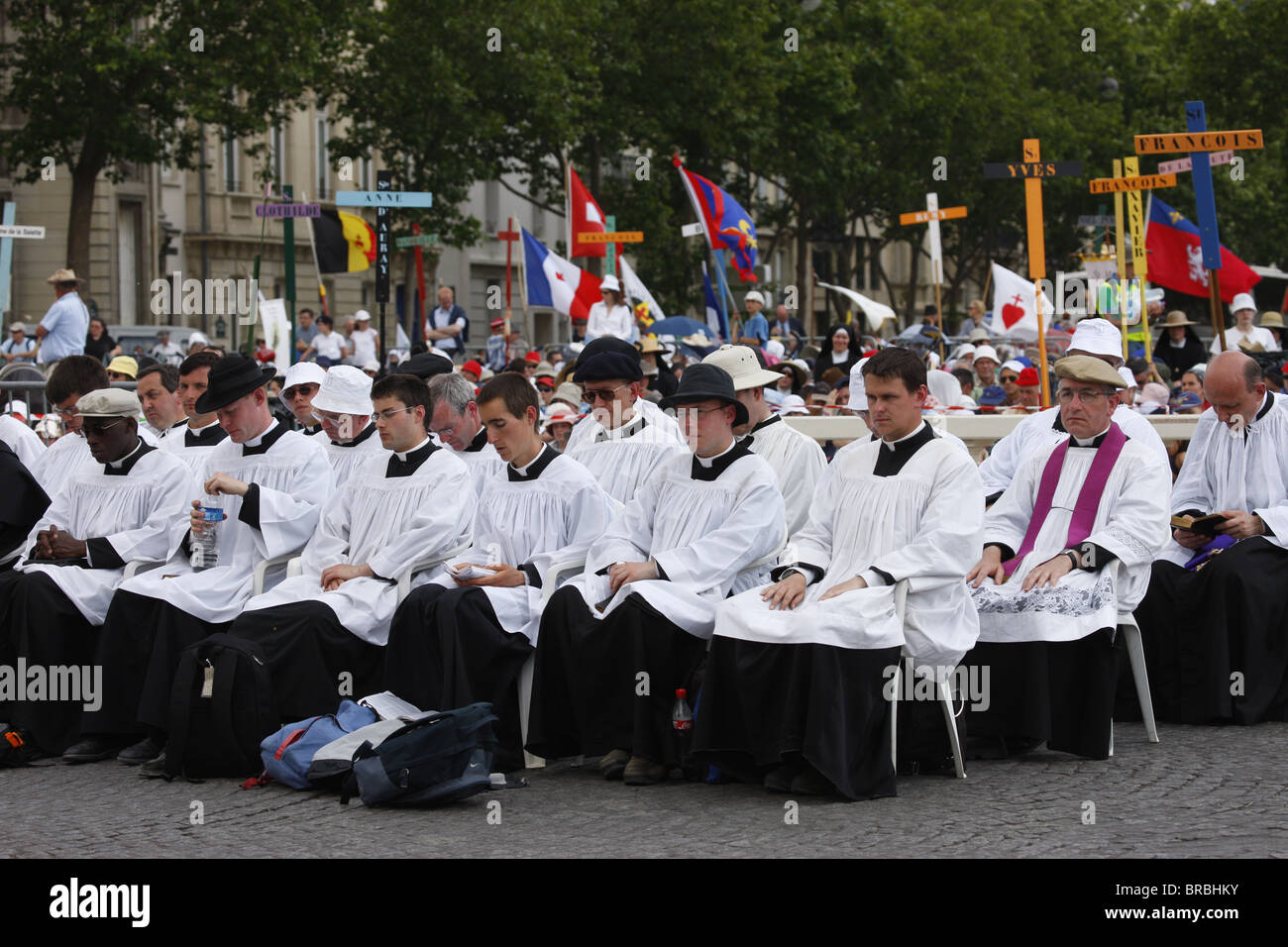 Masse auf Platz Vauban am Ende des katholischen Wallfahrt organisiert von Saint Pie X Fraternity, Paris, Frankreich Stockfoto