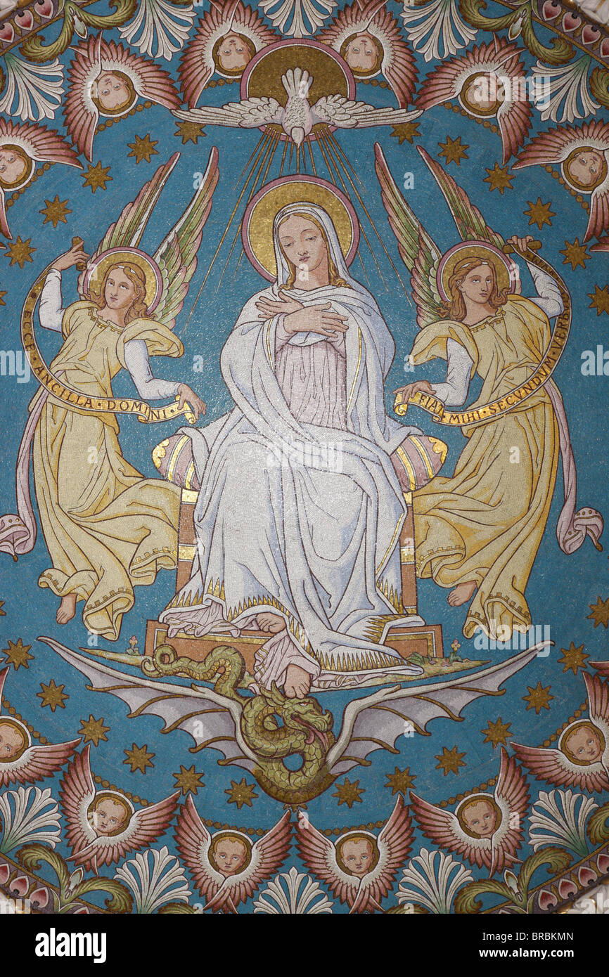 Mosaik der Maria und des Heiligen Geistes in Basilika Fourvière, Lyon, Rhone, Frankreich Stockfoto