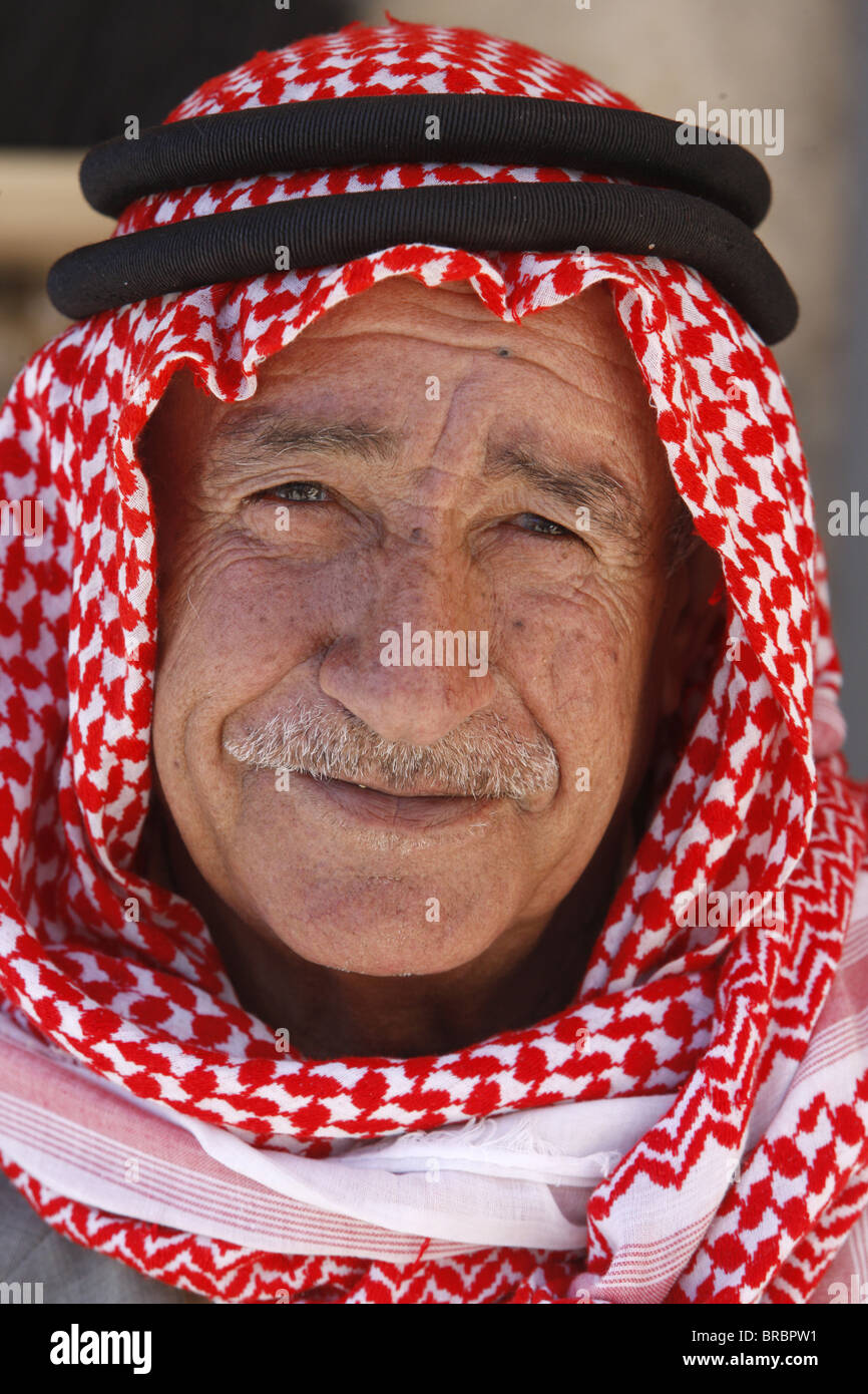 Keffiyeh scarf Fotos und Bildmaterial in hoher Auflösung Alamy