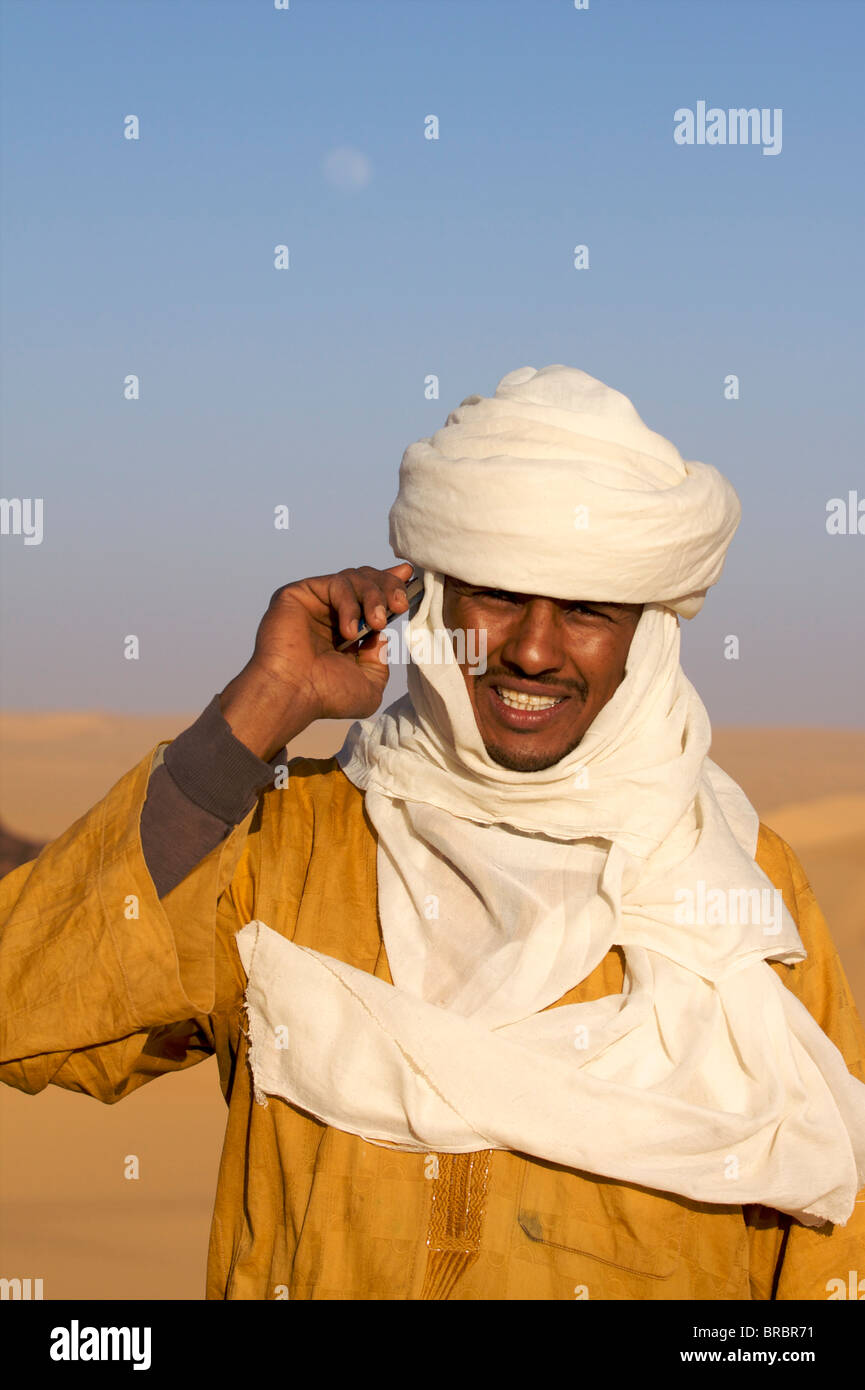 Ein Touareg Guide und Fahrer in Fezzan Wüste, Libyen, Nordafrika Stockfoto