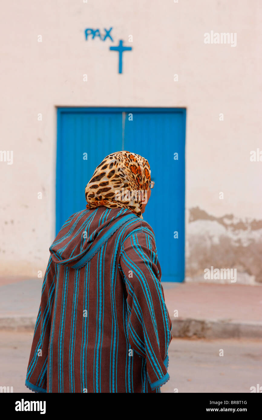 Verschleierte Frau, Essaouira, Marokko, Nordafrika Stockfoto