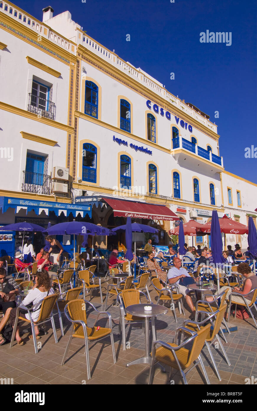 Open-Air-Café in der Küstenstadt Stadt Essaouira, UNESCO-Weltkulturerbe, Marokko, Nordafrika Stockfoto