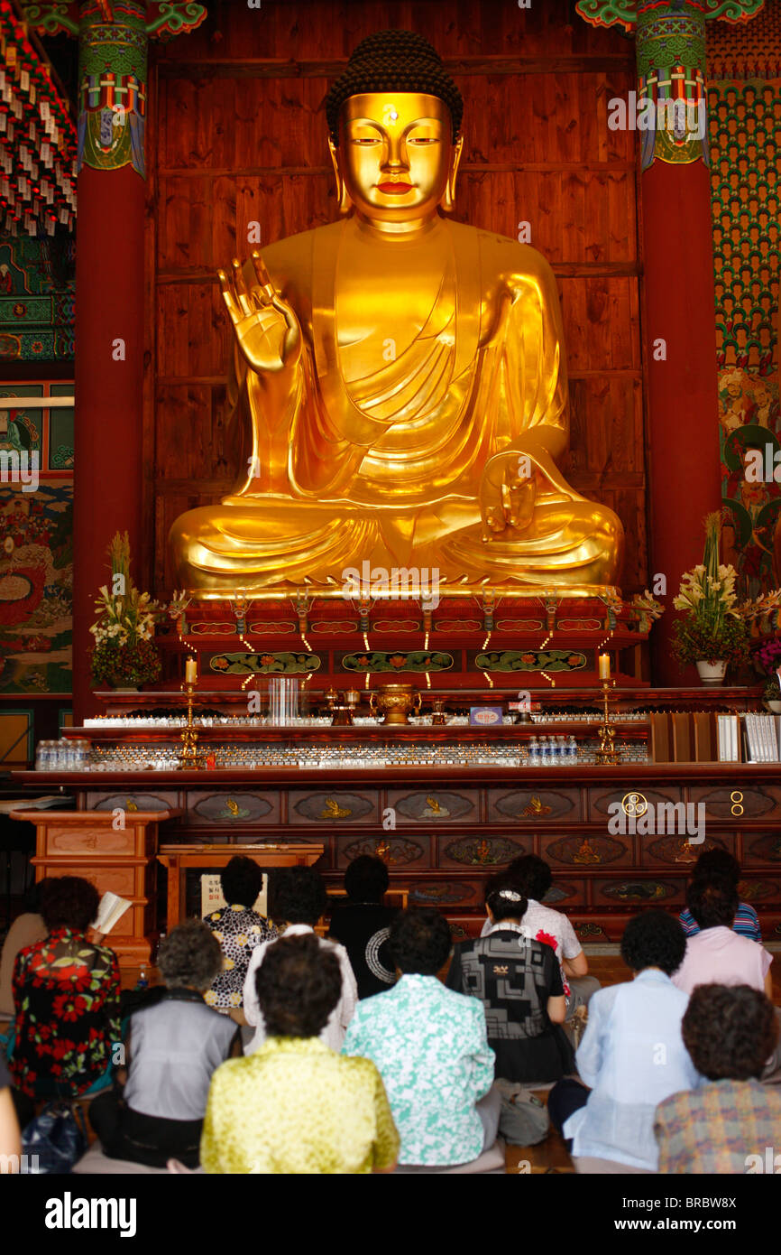 Sakyamuni Buddha, Jogyesa Tempel, Seoul, Südkorea Stockfoto
