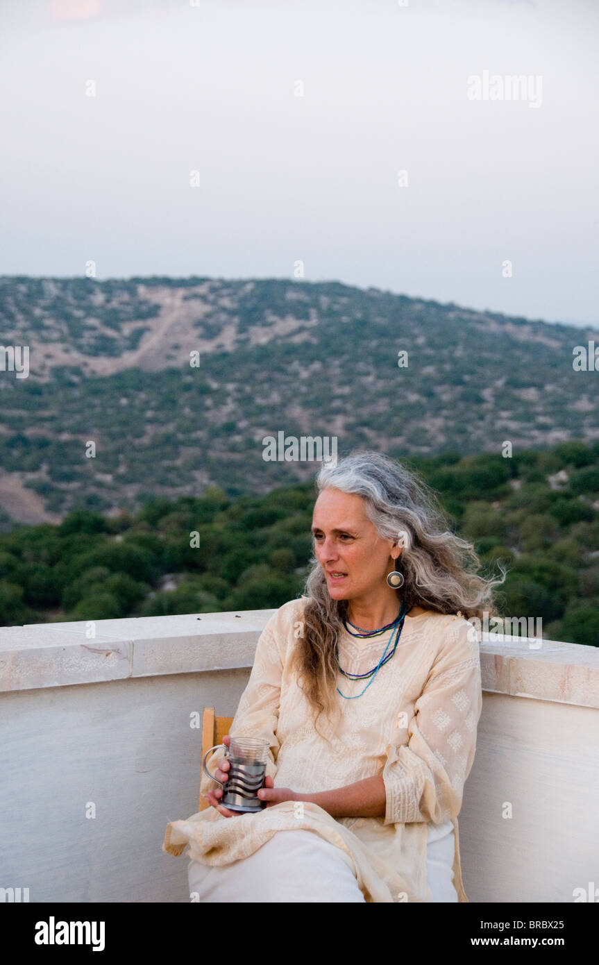 Israelische Schauspielerin und Sängerin, Ruth Wieder Magan in den Hügeln von Judäa Stockfoto