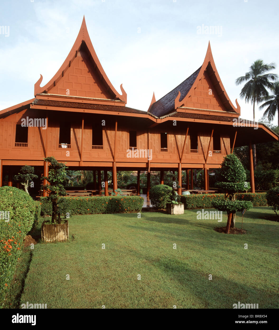Thai-Stilhaus erbaut zum Gedenken an den Geburtsort von König Rama II., Thailand Stockfoto