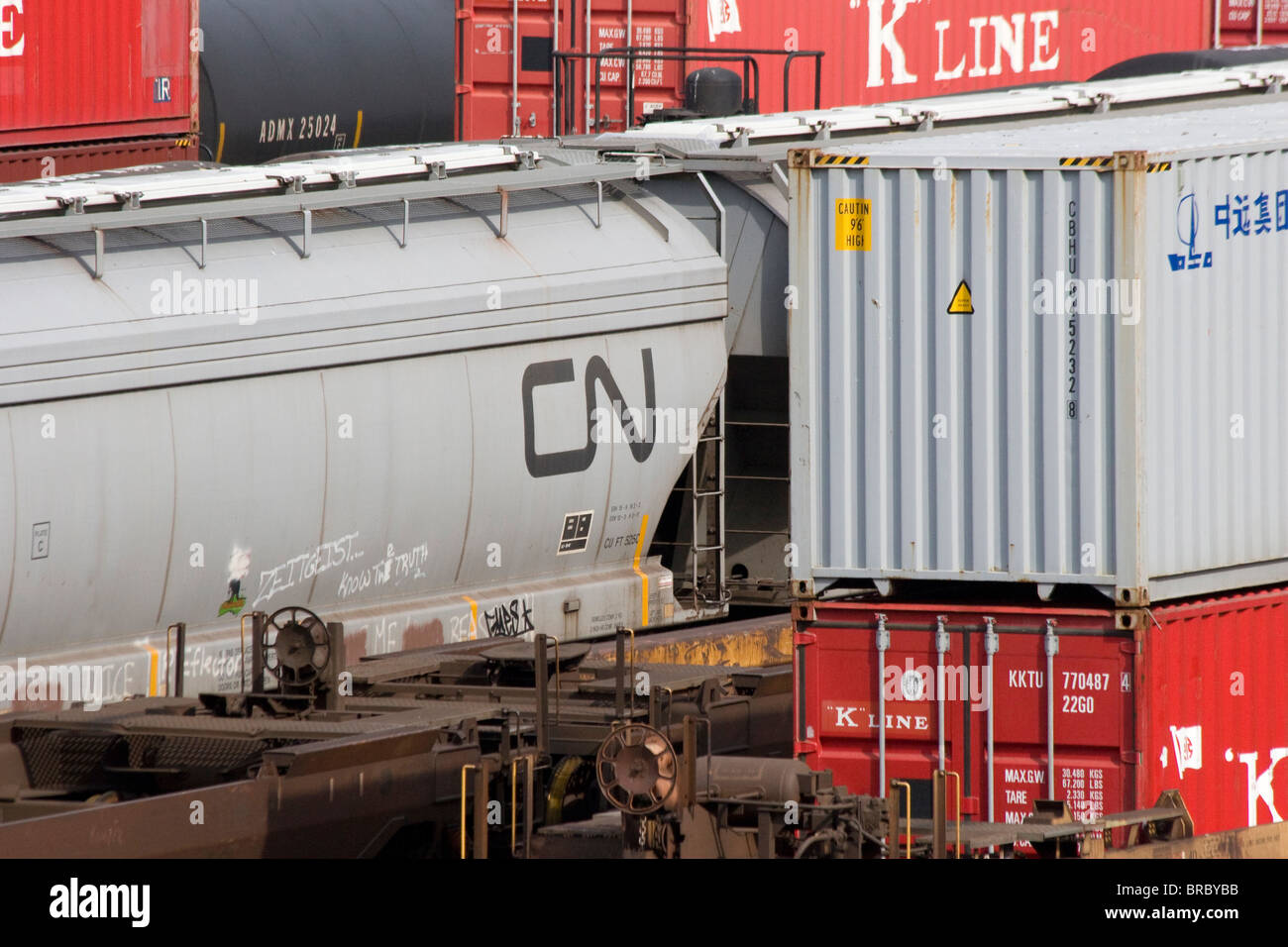 Güterwagen im Canadian Pacific Rail Yard in der Innenstadt von Vancouver BC Kanada Stockfoto