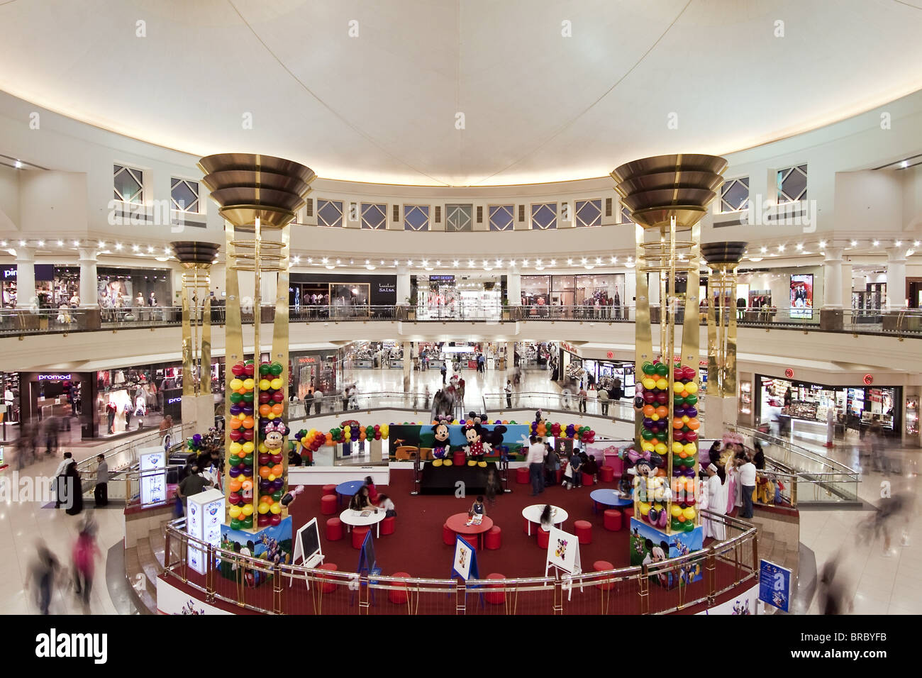Innere des Einkaufszentrum Deira City Centre, Dubai, Vereinigte Arabische Emirate Stockfoto