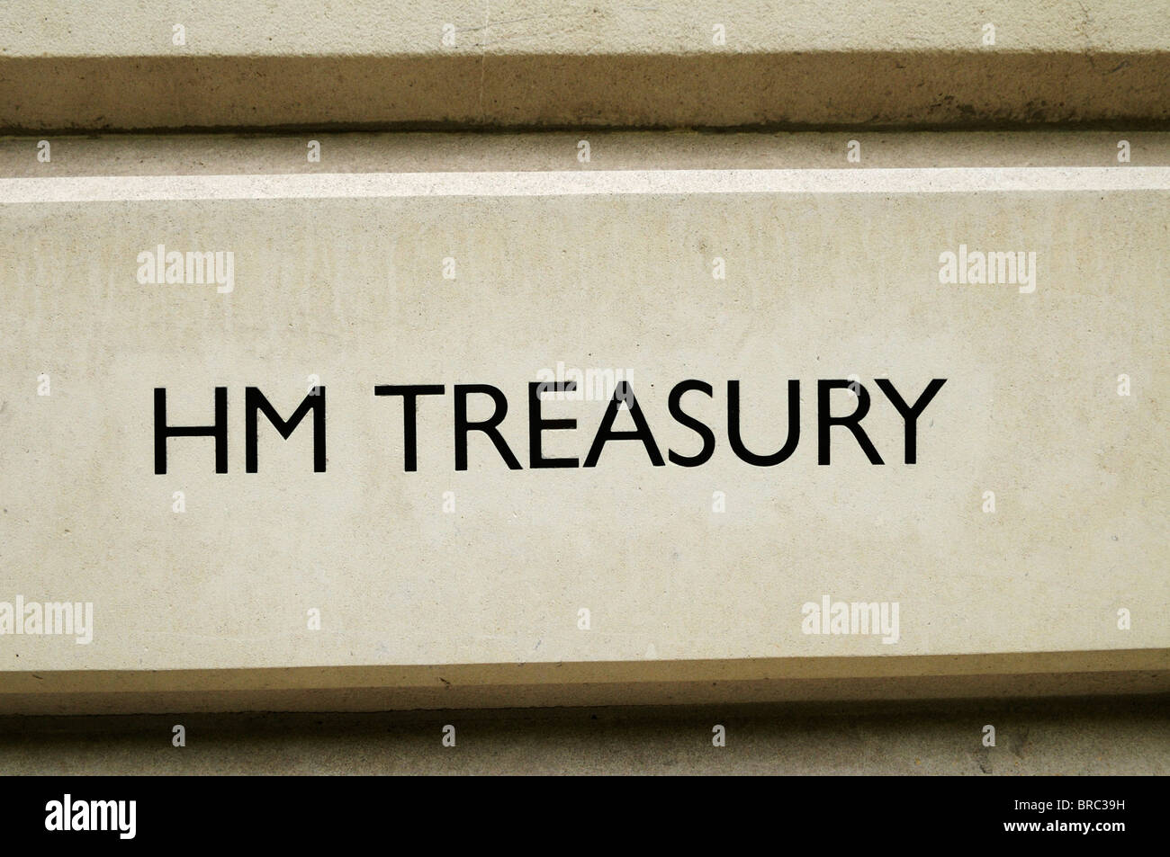 HM Treasury Regierung Abteilung Zeichen, Horseguards Road, London, England, Uk Stockfoto